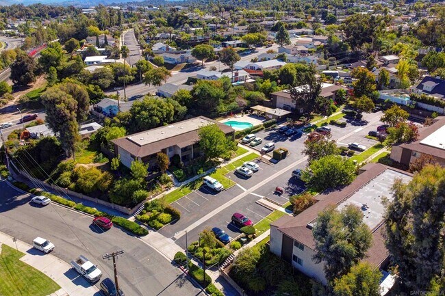 Building Photo - 9175 Campina Dr