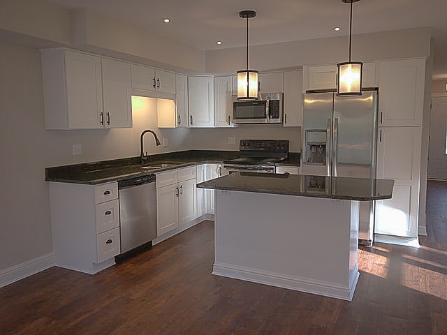 Building Photo - 26 Rujon Dr