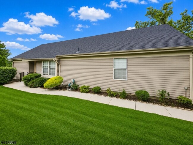 Building Photo - 6B Patrick Henry Ct