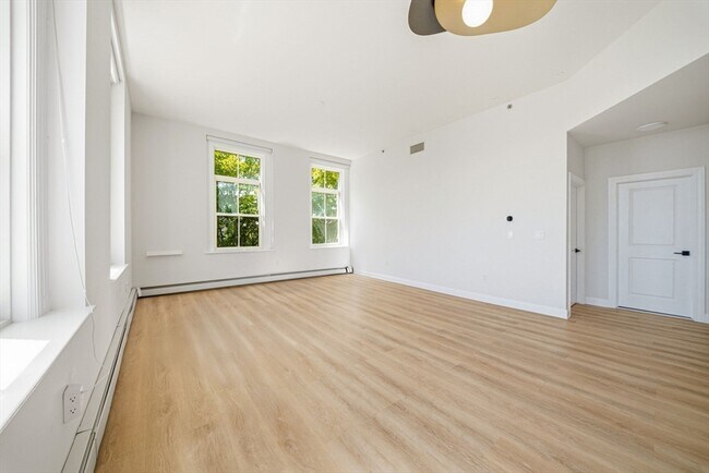 Building Photo - 145 Glenwood St