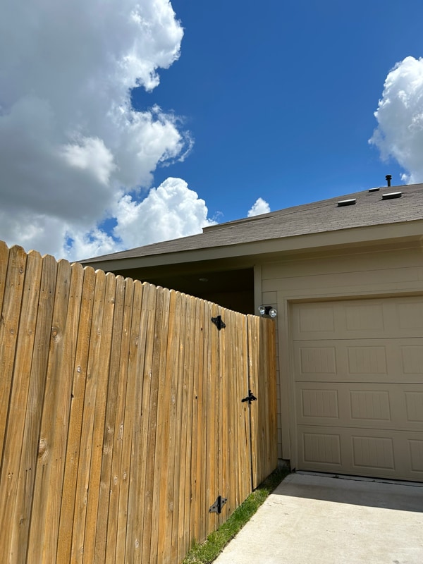 Building Photo - 9933 Diamondhead Dr