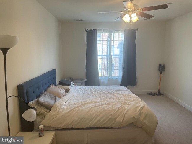 Building Photo - 500 Regatta Dr