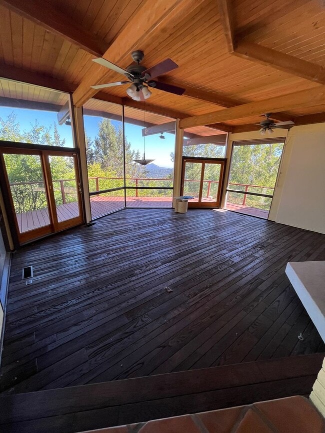 Building Photo - 4 bedroom and 4 bathroom house in LA Canada, California