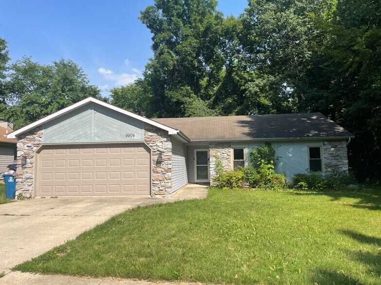 Primary Photo - 9904 Mustang Dr