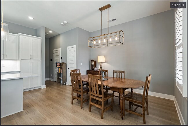 Building Photo - 4784 Arden Wy