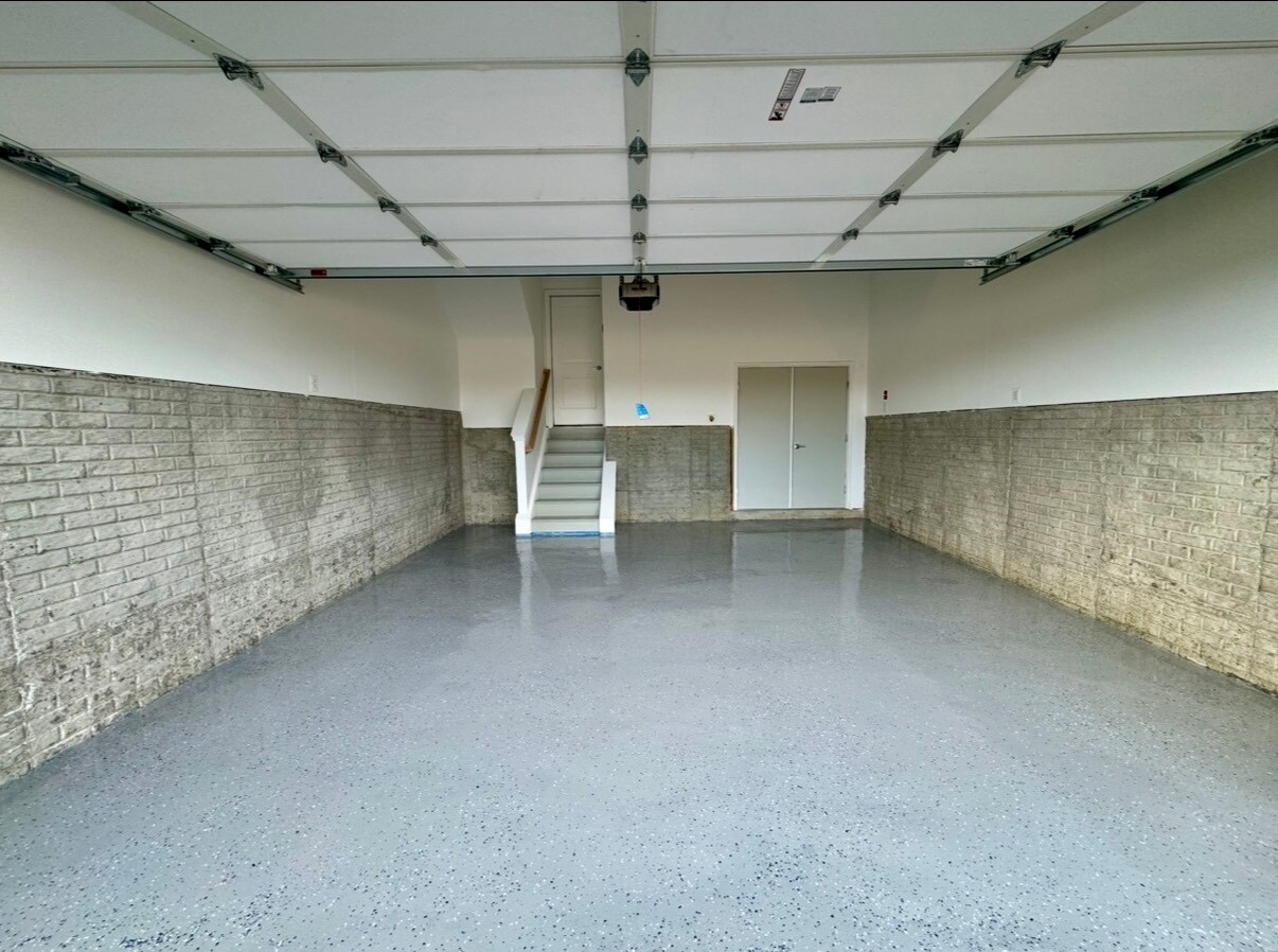 Building Photo - 14927 Swat St