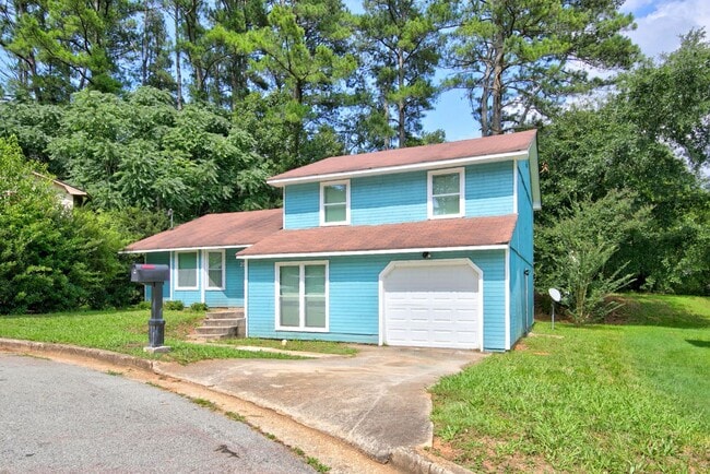Building Photo - Renovated 3 bed/2 bath in Lithonia!