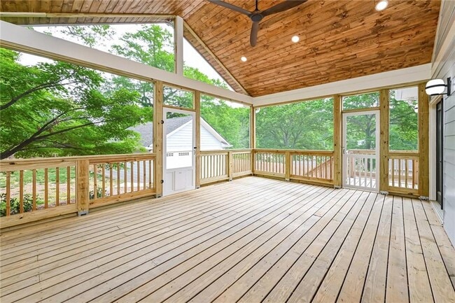 Building Photo - 2134 Delano Dr NE