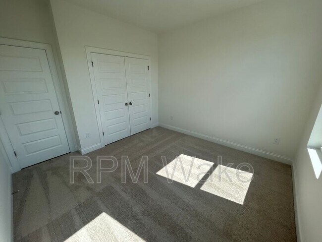 Building Photo - 1233 S Blount St