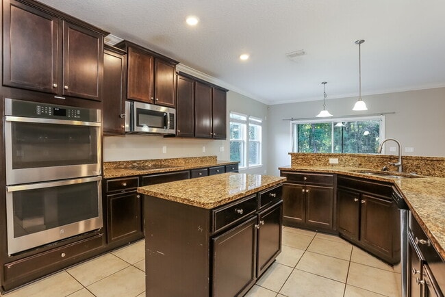 Building Photo - 15928 Baxter Creek Dr