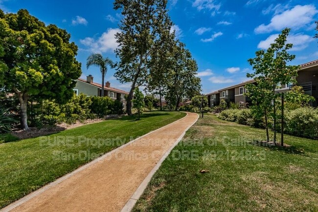 Building Photo - 7405 Charmant Dr