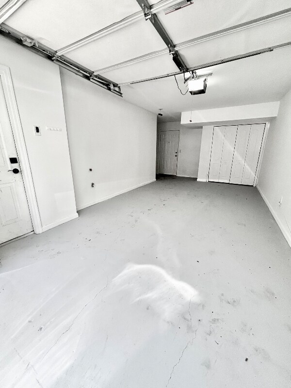 Building Photo - 1178 Village Ct SE