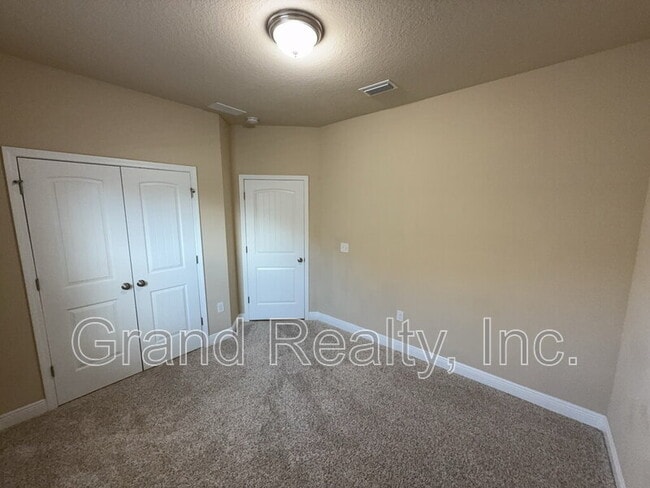 Building Photo - 4818 Dupont Cir