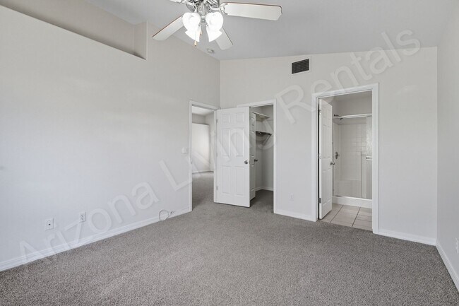 Building Photo - 2811 Harrod Ave