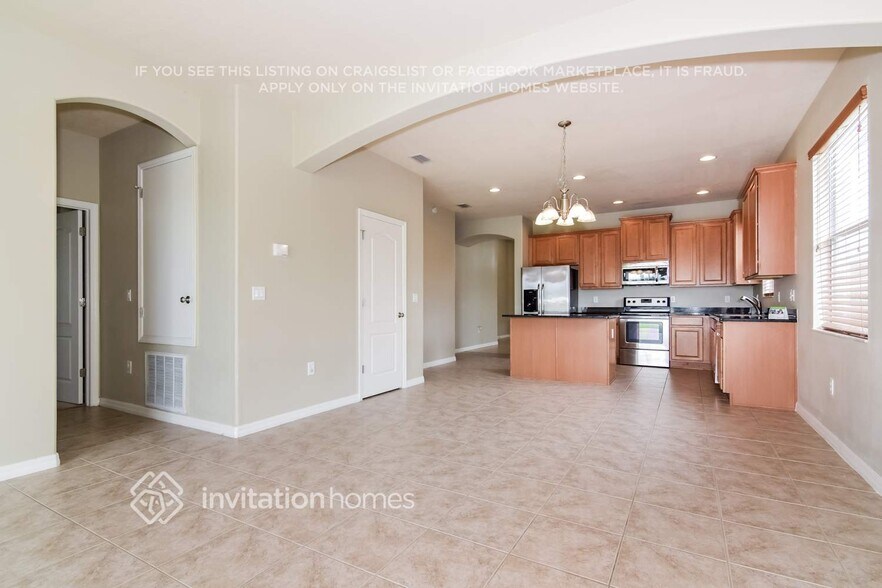 Building Photo - 5643 Aral Dr