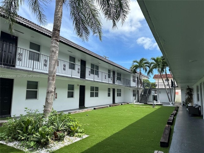 Building Photo - 2500 Johnson St