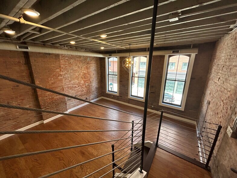 Building Photo - 311 W Fayette St