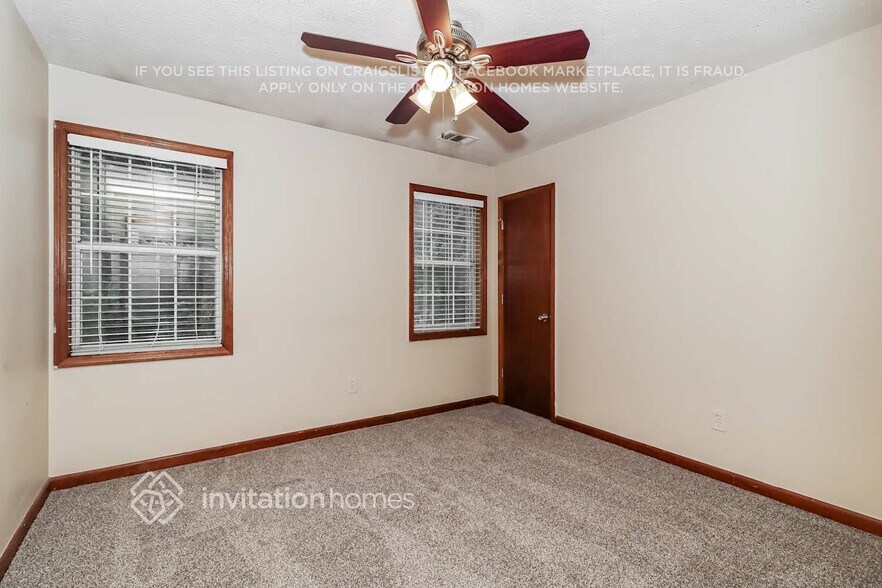 Building Photo - 3142 Country Lake Dr