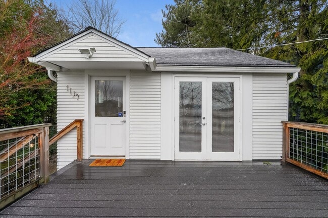 Building Photo - Modern Oasis in Seattle: 2-Bed, 2-Bath with Luxurious Amenities!