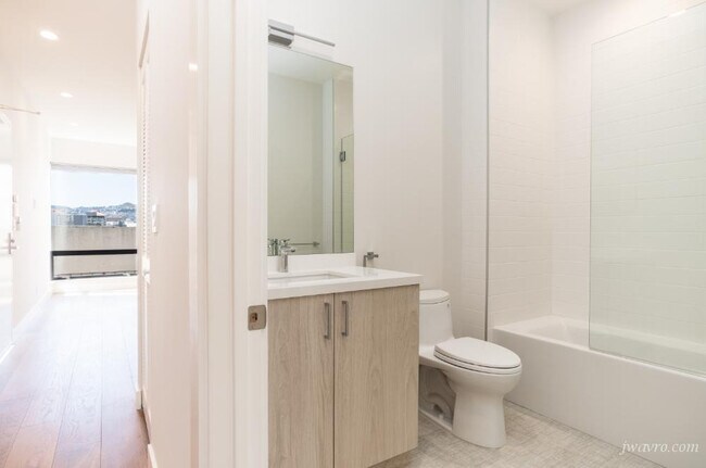 Building Photo - 25 Grace St