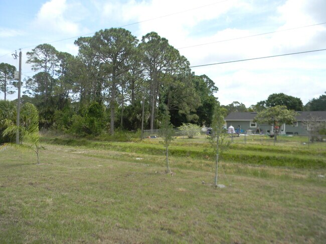 Building Photo - 491 Windswept Ave SW