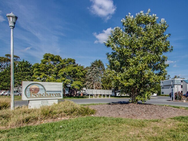 Building Photo - OFF SEASON RENTAL - FIRST FLOOR 2 BED 2 BA...