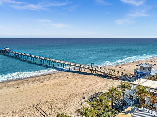 Building Photo - 1537 E Hillsboro Blvd