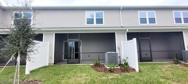 Building Photo - 241 Hubbard Bnd