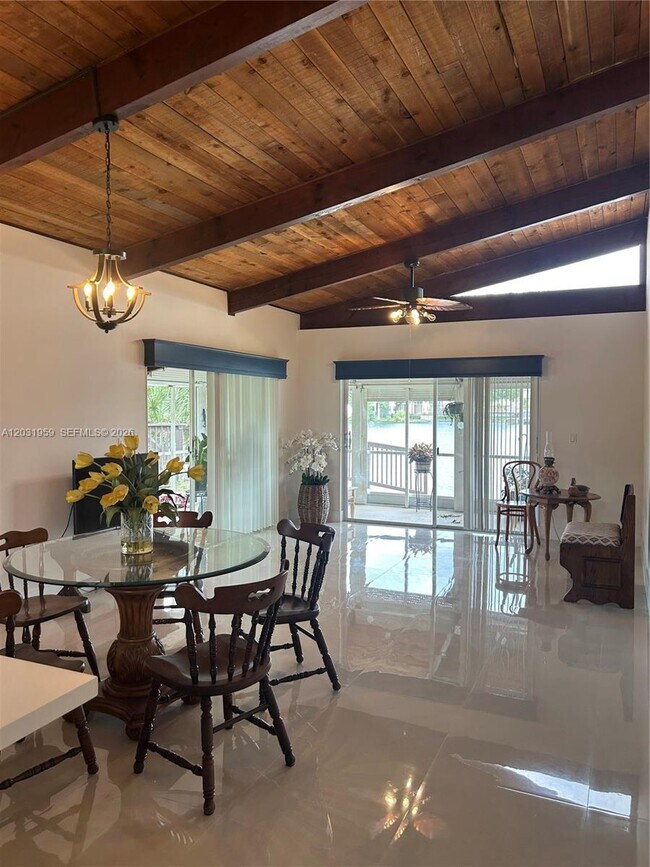 Building Photo - 322 Briarwood Cir