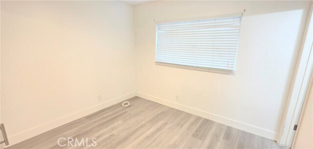 Building Photo - 10527 Western Ave