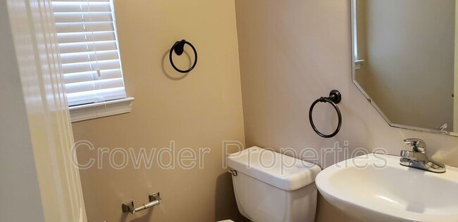 Building Photo - 10811 Wyndham Pointe Dr