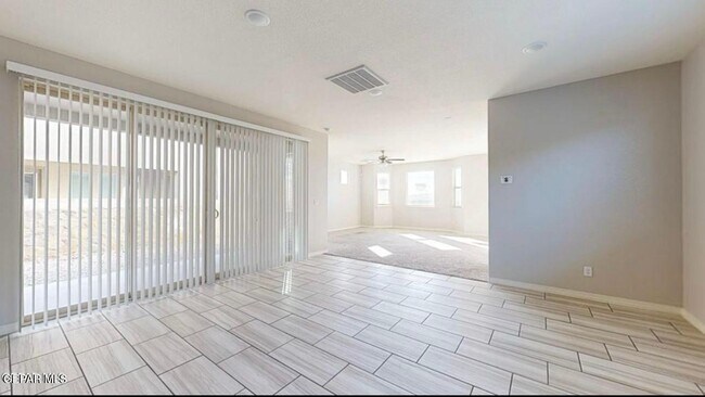 Building Photo - 14925 Pebble Hills Blvd