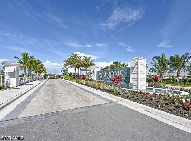Building Photo - 28093 Sanibel Sands St