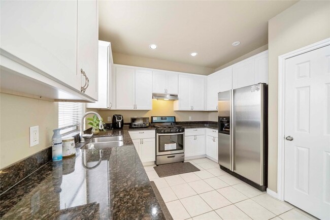 Building Photo - 13166 S Bellaire Estates Dr