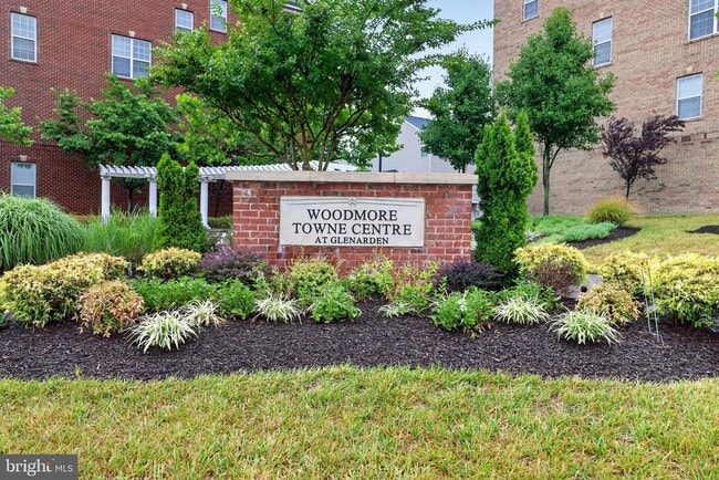Building Photo - 2613 Campus Way N