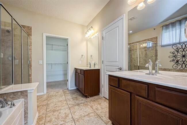 Building Photo - 10011 Terrance Springs Ln