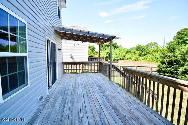 Building Photo - 274 N Saylor St