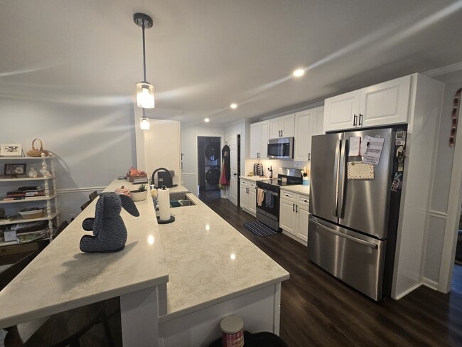 Building Photo - 1055 College Station Rd