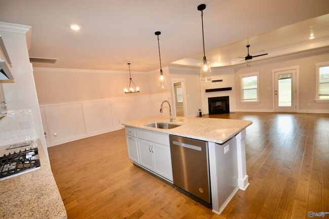 Building Photo - 151 Rugby Dr