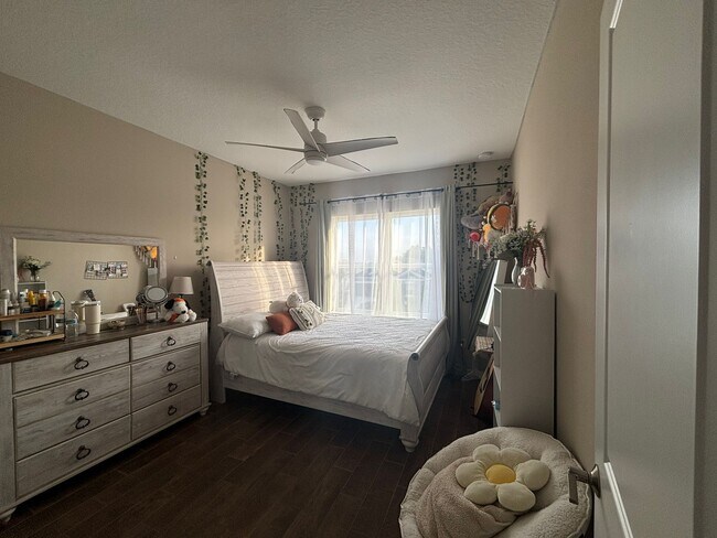 Building Photo - 6331 Laurelcrest Gln