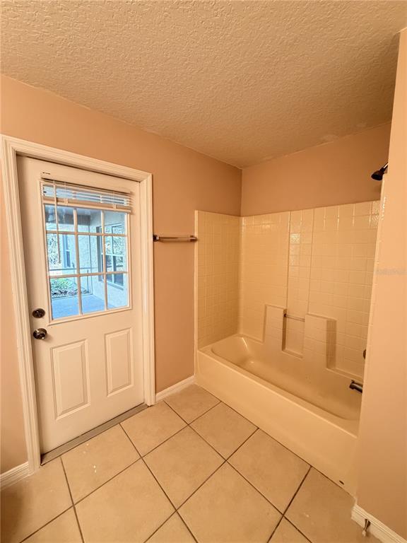 Building Photo - 4 Wheeldon Ln