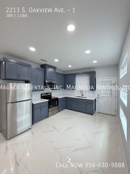 Building Photo - 2213 S Oakview Dr