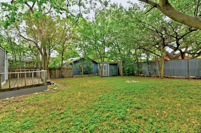 Building Photo - Two Bedroom Home near Downtown Austin