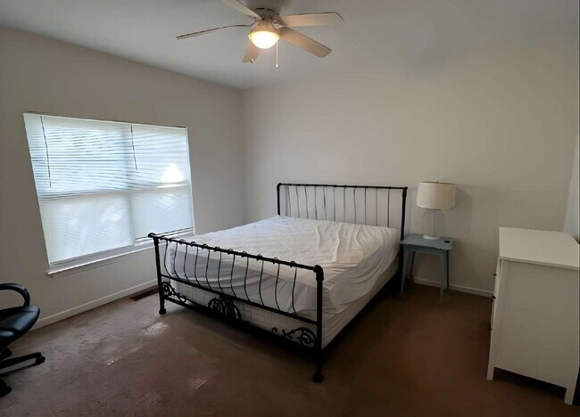 Building Photo - Westside central located comfortable & spacious Intown Atlanta House w/Porch