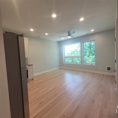 Building Photo - 6312 S Rhodes Ave