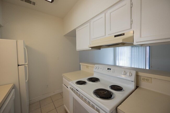 Building Photo - 1908 San Antonio St