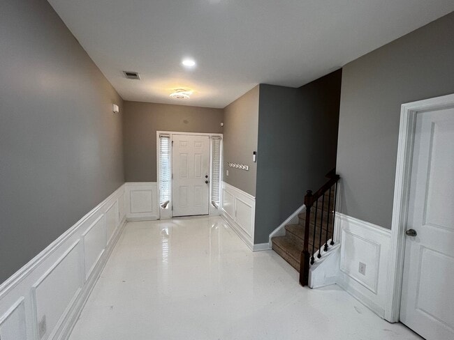 Building Photo - 128 Worthing Ln