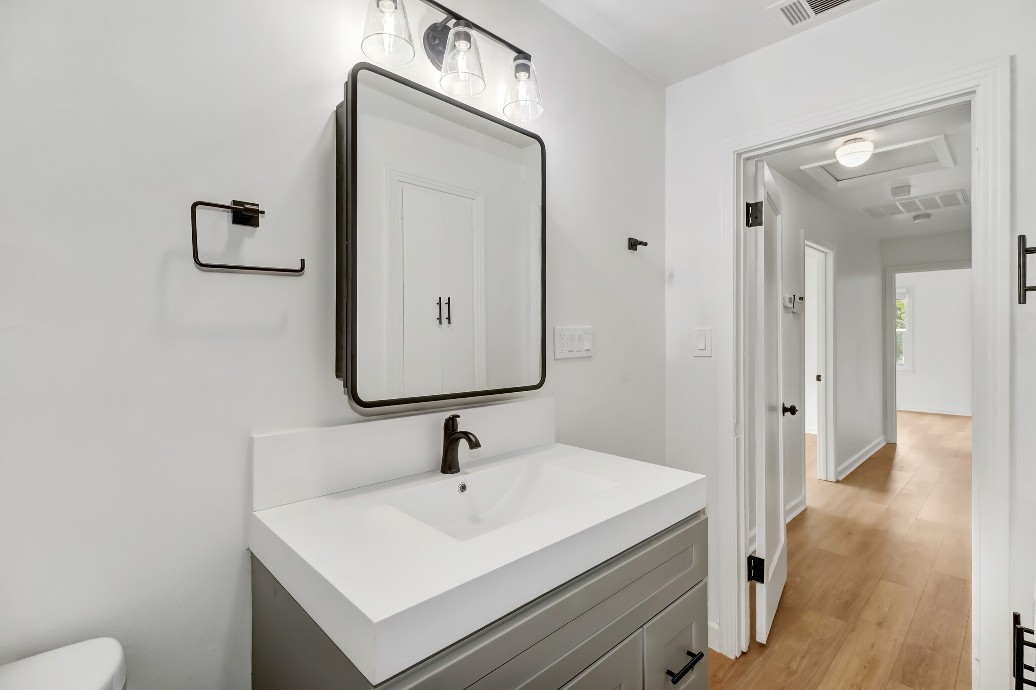 Building Photo - 47 Fallon Ln