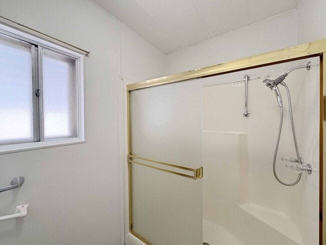 Building Photo - Spacious 2BR/2BA Home for Rent in 55+ Comm...