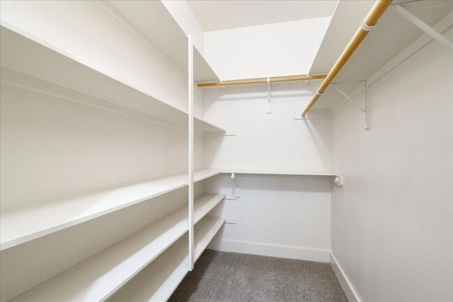 Building Photo - 5603 William Holland Ave